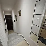 Gevin's 2 Apartment *